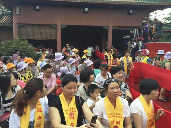 祭龙母，购福饼，将福气带回家