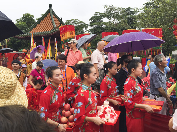 祭龙母，购福饼，将福气带回家