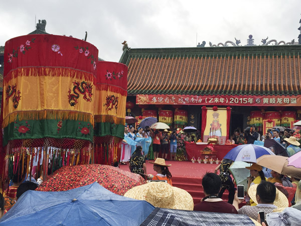 祭龙母，购福饼，将福气带回家