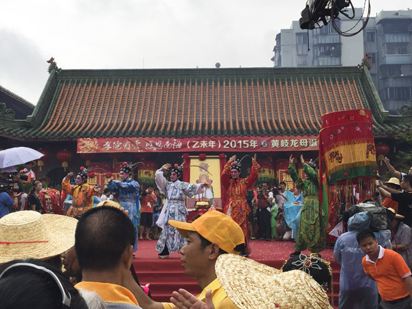 祭龙母，购福饼，将福气带回家